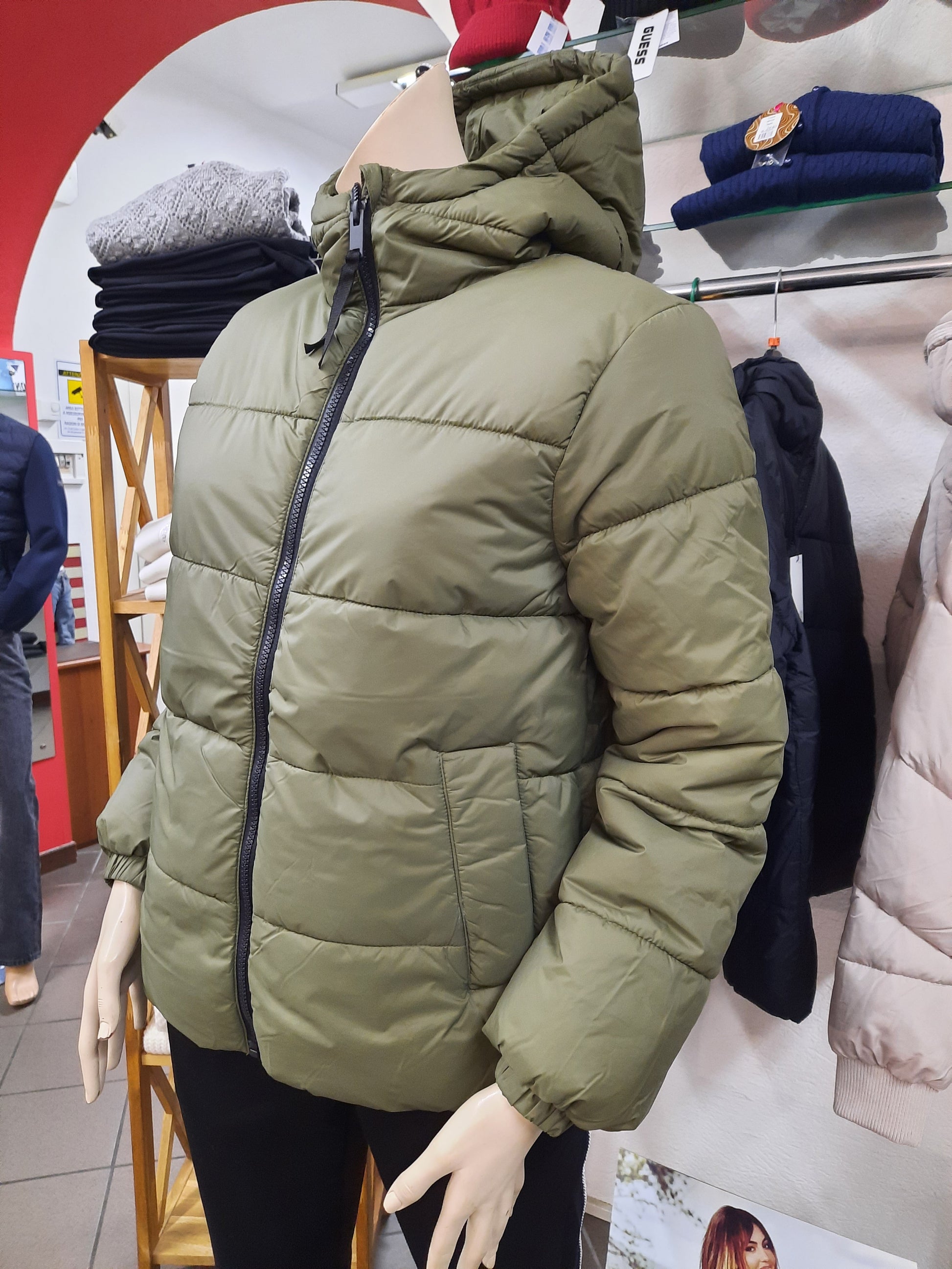 B.YOUNG 100 grammi curvy con cappuccio