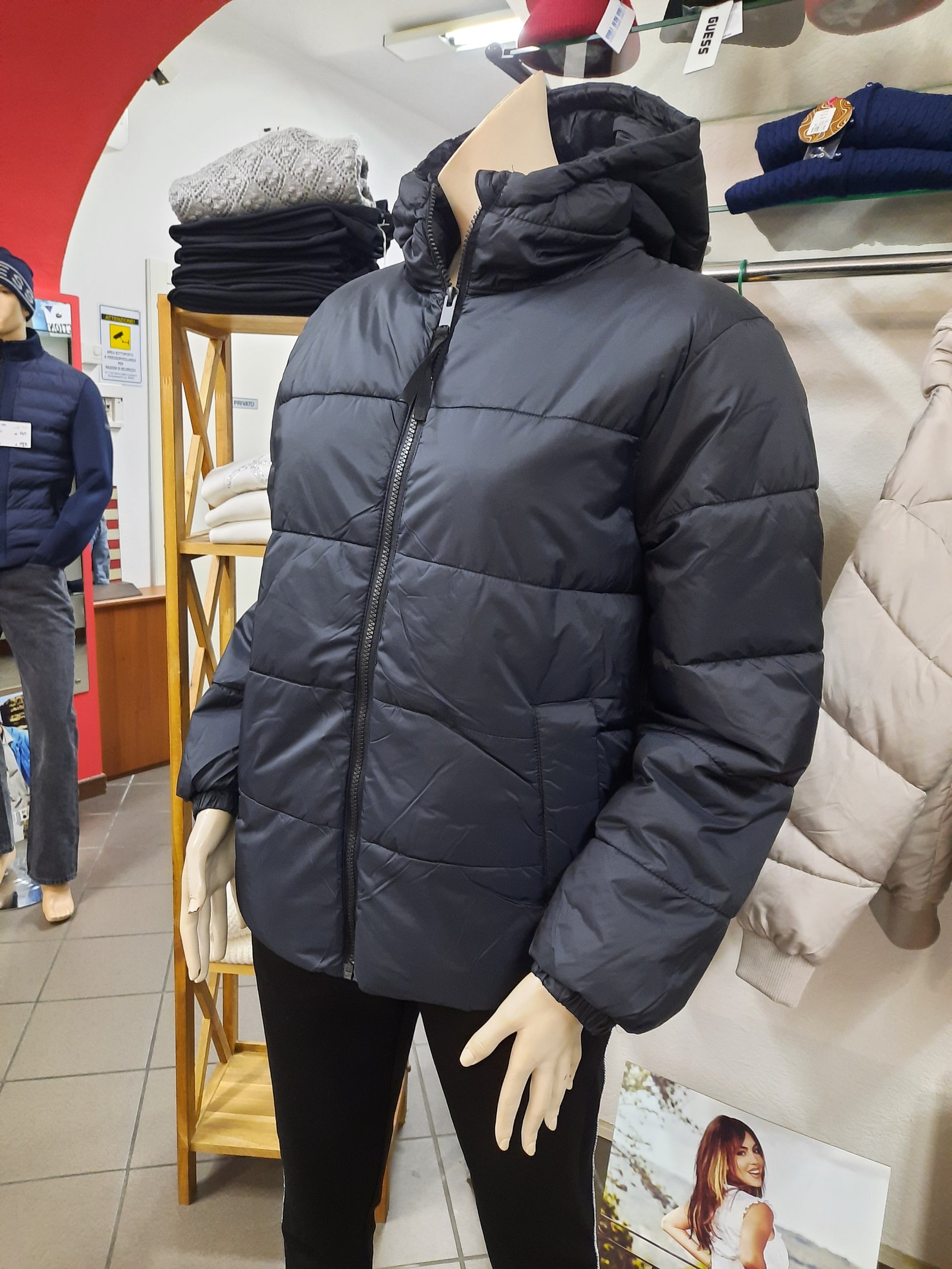 B.YOUNG 100 grammi curvy con cappuccio